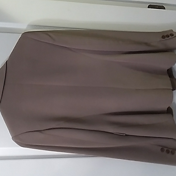 Georgiou Studio Putty-Colored Suit Jacket - Picture 5 of 7